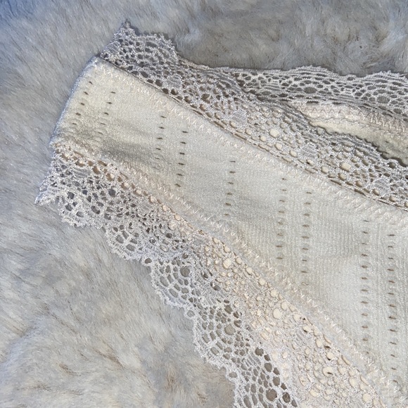 Forever 21 lace trim cheeky panty cream color seamless eyelet material vanilla M - Picture 5 of 11